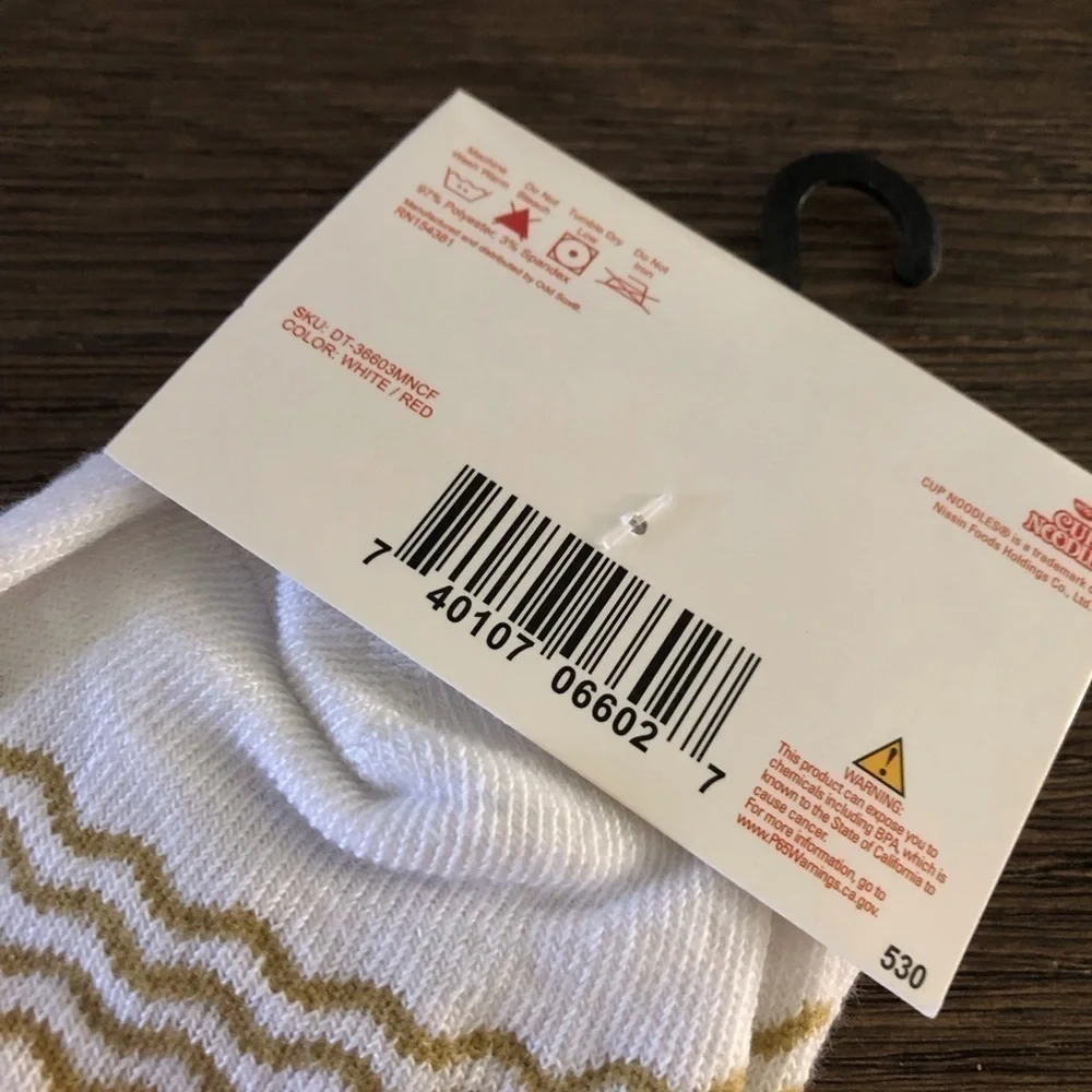 Cup Noodles men’s crew socks size 6-12